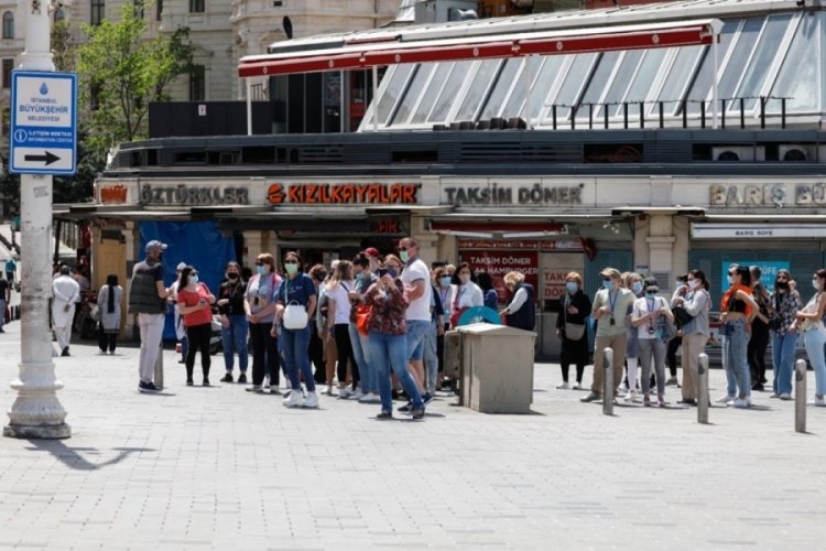İstanbul'un en kalabalık semtleri turistlere kaldı