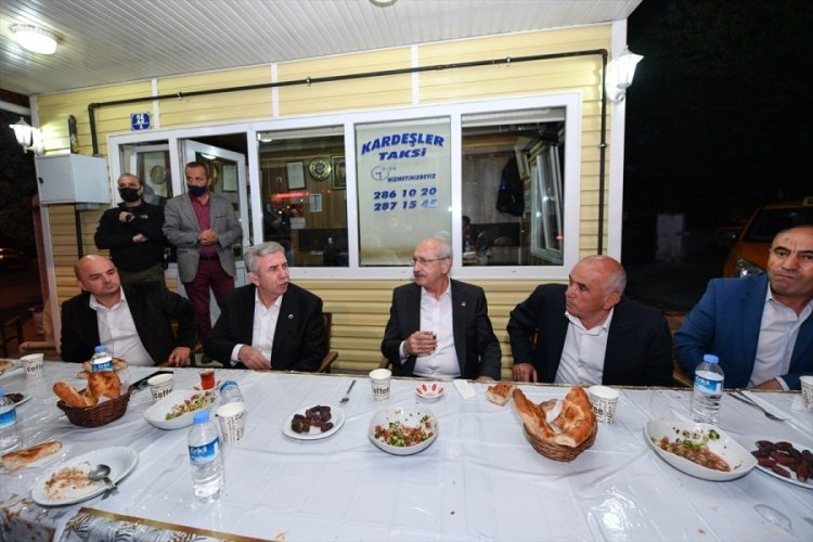 Kılıçdaroğlu ve Mansur Yavaş, taksi esnafıyla iftar yaptı