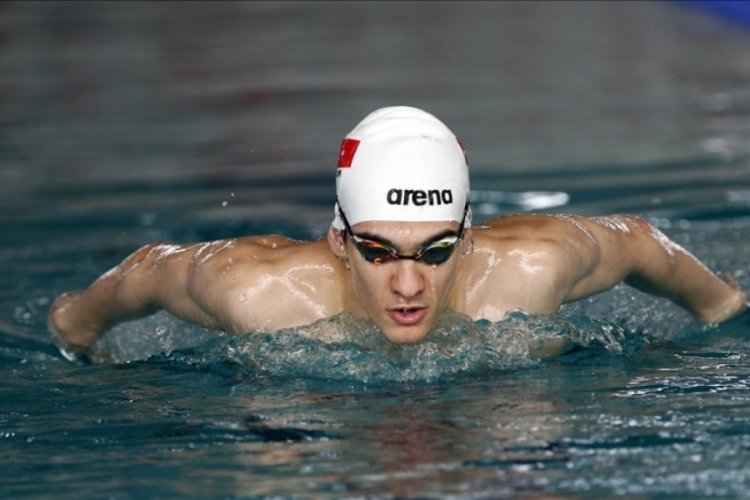 T&uuml;rkiye rekortmeni milli y&uuml;z&uuml;c&uuml; Yiğit Aslan, olimpiyat hedefi i&ccedil;in kula&ccedil; atıyor