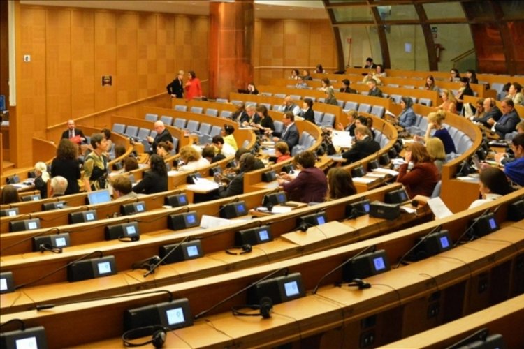 İngiltere'deki G7 toplantısına katılan Hindistan heyetindeki 2 kişinin Kovid-19 testi pozitif &ccedil;ıktı