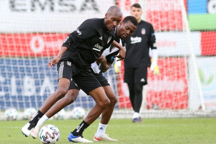 Beşiktaş kondisyon ve taktik &ccedil;alışma yaptı