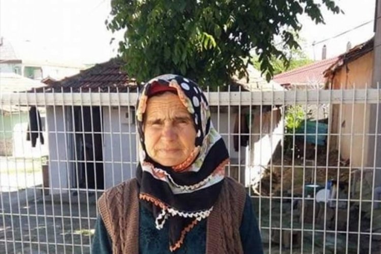73 yaşındaki adam eşinin boğazını keserek &ouml;ld&uuml;rd&uuml;