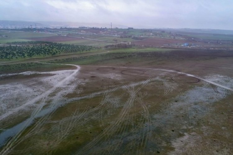 Pandemiyi fırsat bilip g&ouml;l havzasını imarlı arazi diye sattılar