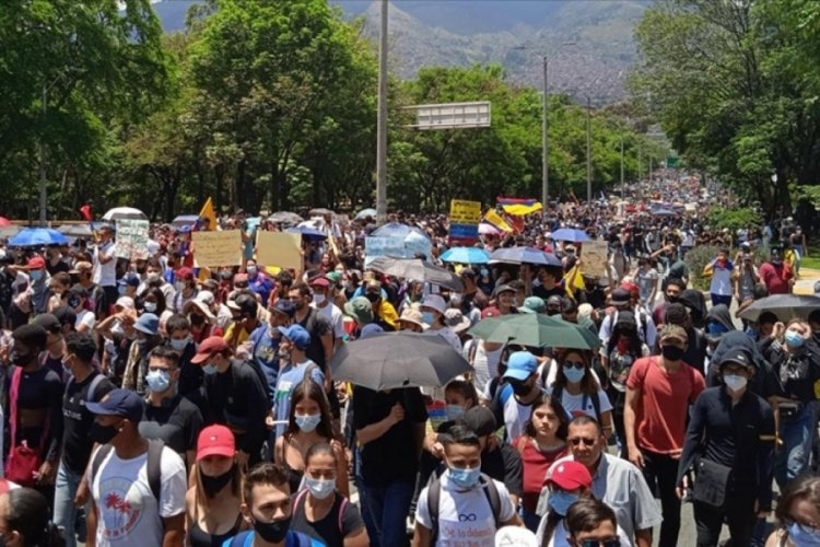 Kolombiya'da g&ouml;sterilere neden olan vergi reformuyla daha fazla vergi toplanması ama&ccedil;lanıyor