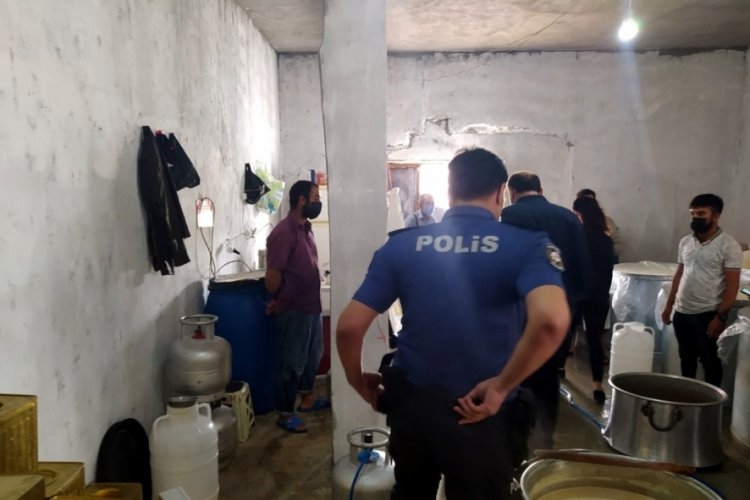Sağlıksız şekilde peynir &uuml;reten iş yerleri m&uuml;h&uuml;rlendi