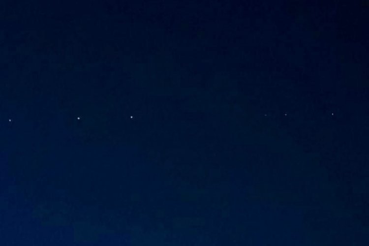 G&ouml;ky&uuml;z&uuml;ndeki gizemli ışıklar ne anlama geliyor?
