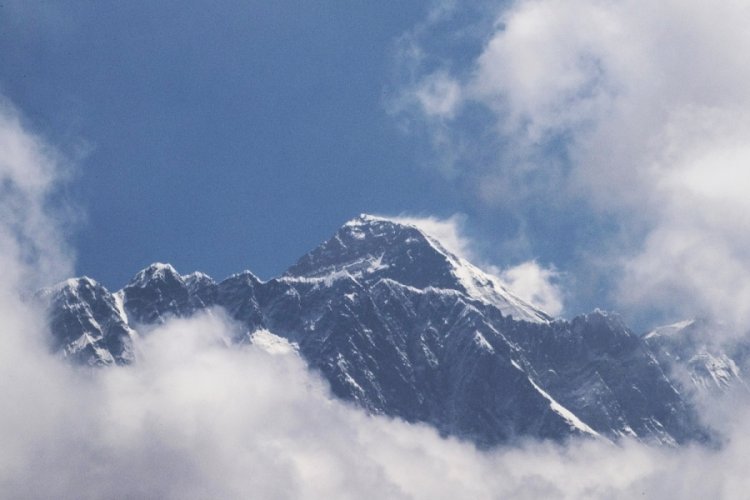 &Ccedil;in, Everest Dağı'nın kuzey yamacını dağcılara a&ccedil;tı