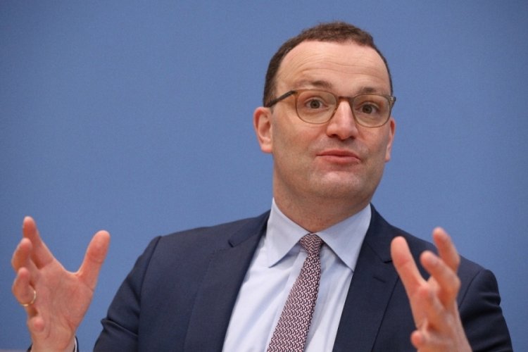 Almanya Sağlık Bakanı Spahn: "Salgının &uuml;&ccedil;&uuml;nc&uuml; dalgası kırıldı"