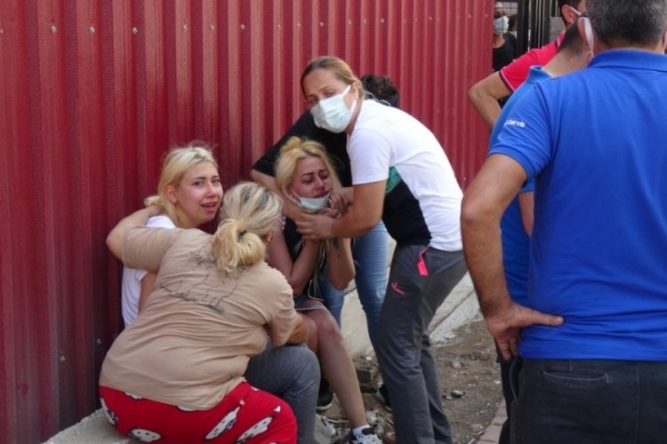 Uyanınca korkun&ccedil; manzarayla karşılaştı: Eşini vahşice &ouml;ld&uuml;rd&uuml;