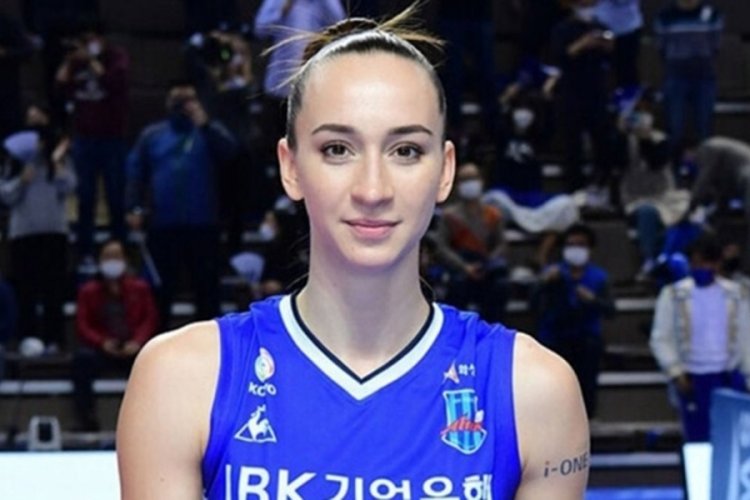 Fenerbahçe Opet Kadın Voleybol Takımı, Anna Lazareva'yı kadrosuna kattı