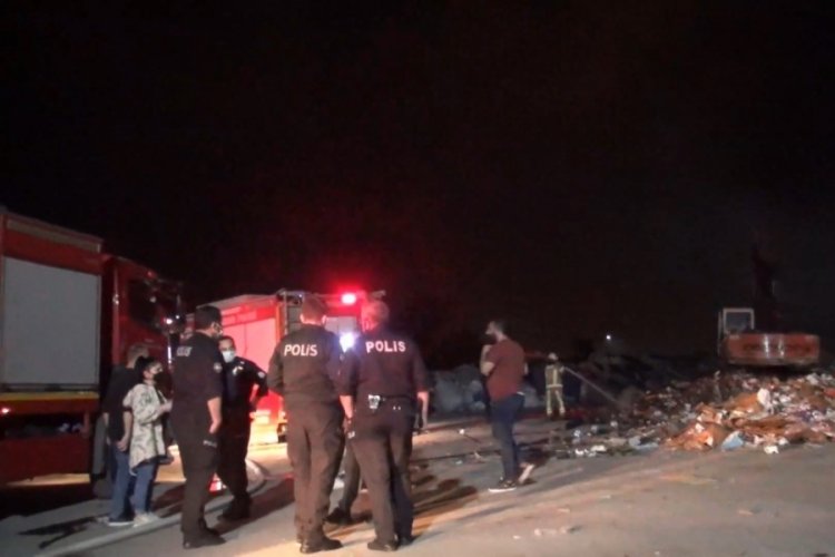 Bursa'da geri dönüşüm tesisindeki alevler itfaiyeyi harekete geçirdi