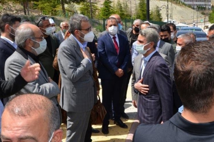 AK Parti'li Ünal, dayısının cenazesine katıldı
