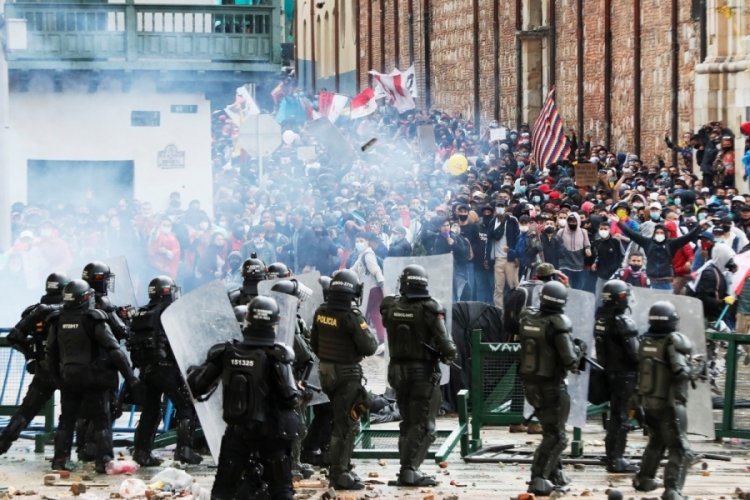 Kolombiya'da h&uuml;k&uuml;met karşıtı protestolar devam ediyor