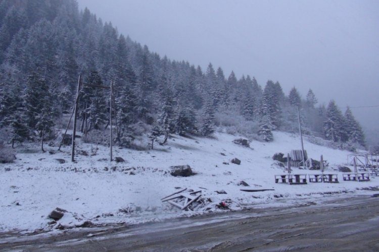 Rize yaylalarında mayıs karı