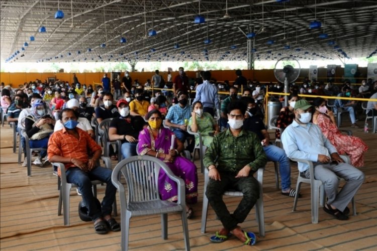 Hindistan'da 4 eyalet daha artan Kovid-19 vaka sayıları nedeniyle kapanmaya gitti