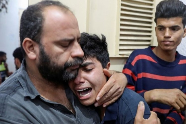 İsrail'den Gazze'ye saldırı: 9'u çocuk 21 Filistinli can verdi