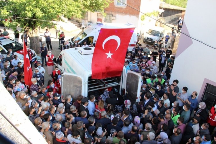 Hemşerileri şehit teğmenini dualarla uğurladı