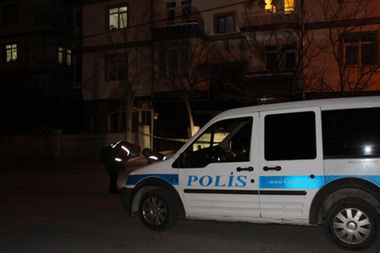 Tartıştığı oğlunu bı&ccedil;akla yaraladı