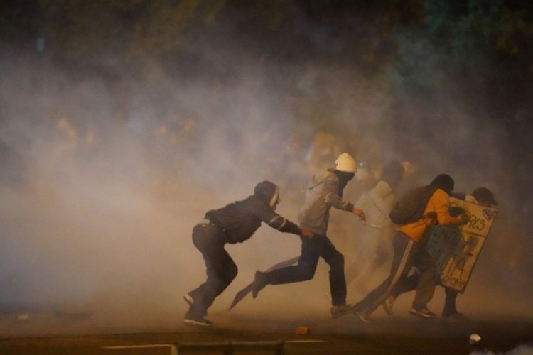 Kolombiya'da h&uuml;k&uuml;met karşıtı protestolarda &ouml;l&uuml; sayısı 42'ye y&uuml;kseldi