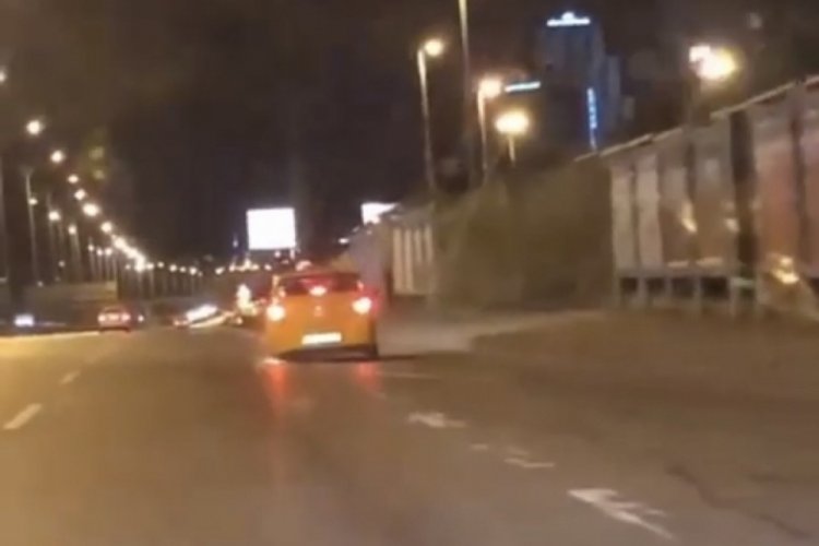 Taksiden &ccedil;ıkan tekerlek karayolunda metrelerce yol aldı