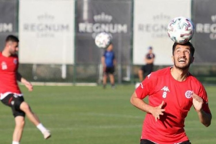 Antalyaspor tehlikeyi atlattı, gözler kupa finaline çevrildi