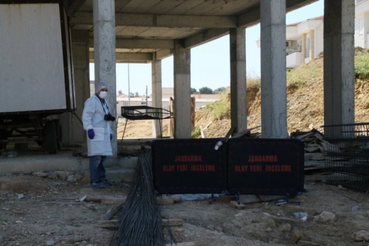 Kalıp &ccedil;akarken 15 metre y&uuml;ksekten d&uuml;şen iş&ccedil;i &ouml;ld&uuml;