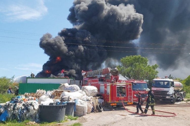 &Ccedil;anakkale'de tehlikesiz atık alım merkezinde yangın