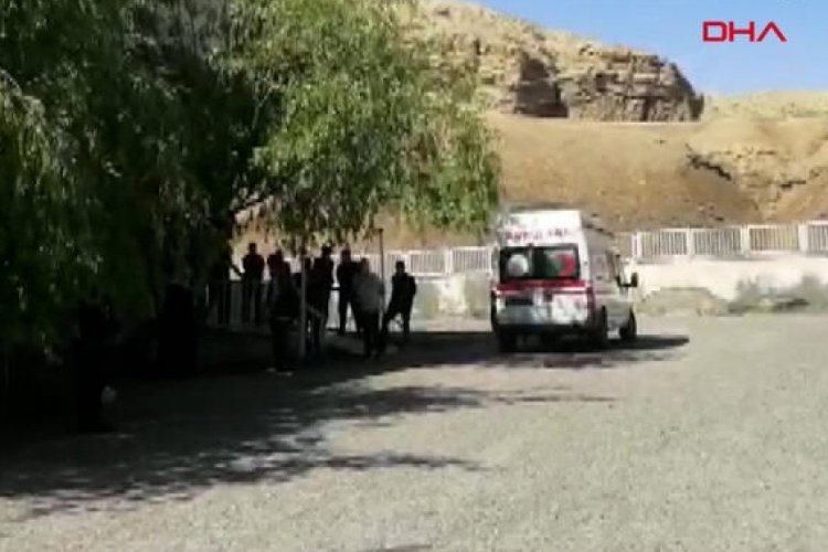 Iğdır'ın Tuzluca il&ccedil;esinde silahlı saldırı! &Ouml;l&uuml; ve yaralılar var
