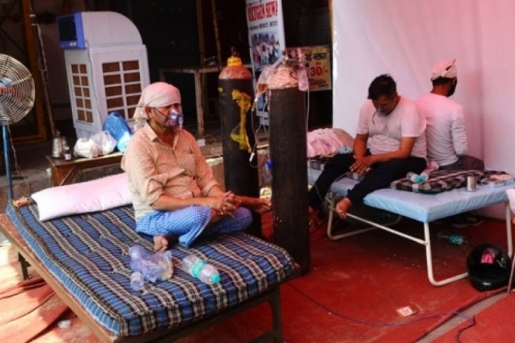 Hindistan'da g&uuml;nl&uuml;k vefat sayısı 4 binin altına d&uuml;şt&uuml;