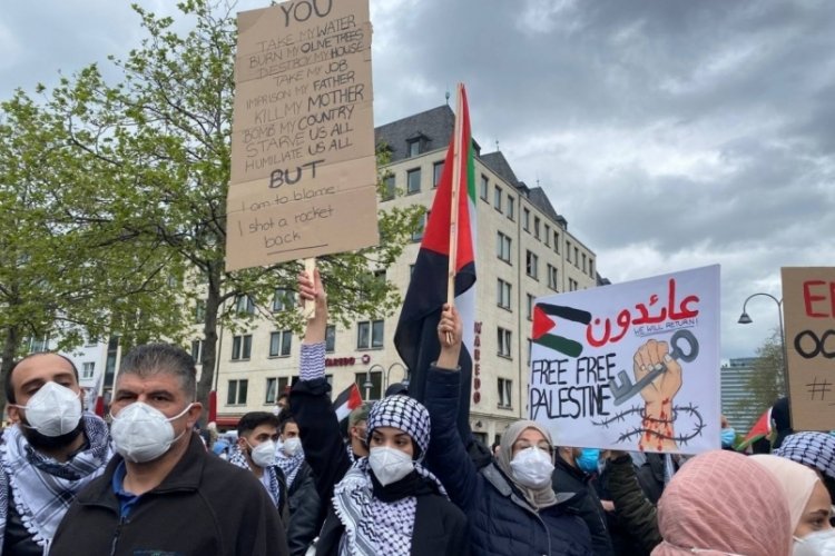 Almanya'da Filistin'e destek yürüyüşü