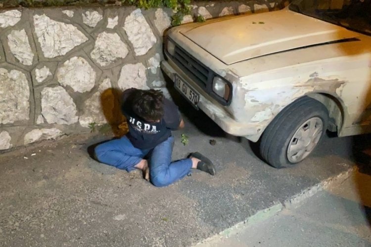 Bursa'da boş yolda kaza yapan sürücü ile polis arasında ilginç diyalog
