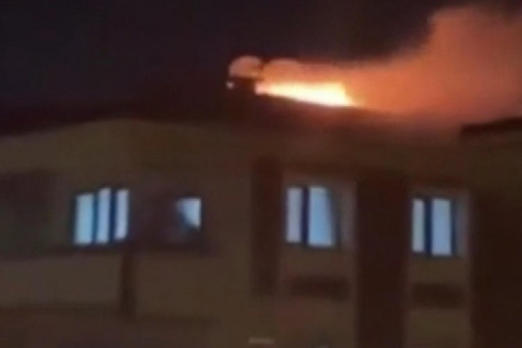 Şampiyonluk kutlamasında atılan havai fişek yangın &ccedil;ıkardı