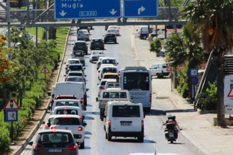 Akın akın gidiyorlar: Pandemi d&ouml;n&uuml;şleri başladı