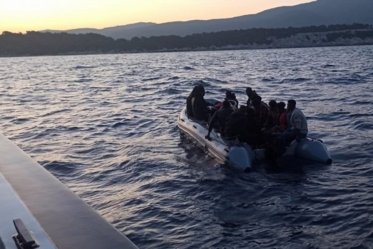 İzmir'de 71 d&uuml;zensiz g&ouml;&ccedil;men kurtarıldı