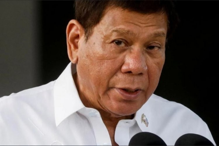 Duterte'den sert çıkış: Aşı olmayanlar evde kalsın!