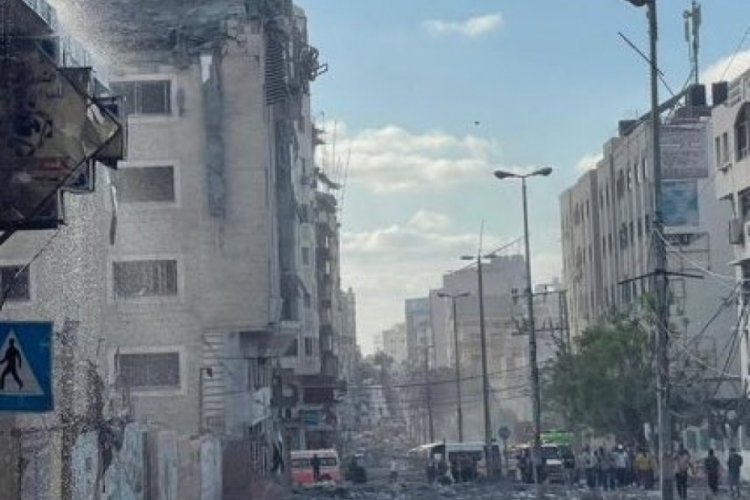 İsrail ordusu, Gazze'de Kızılay binasını vurdu!