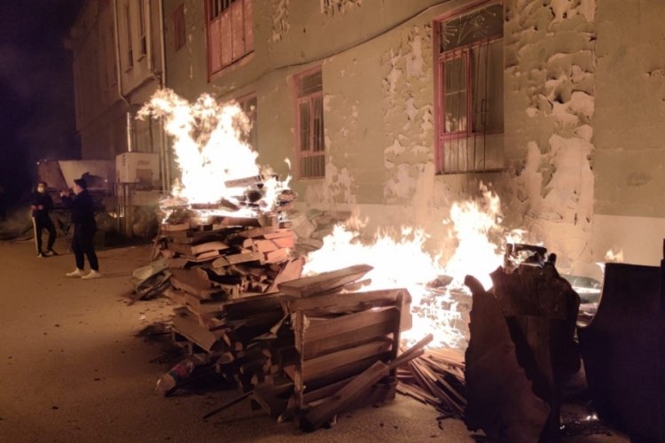 Bursa'da 5 ayrı noktada yangın! Ş&uuml;pheli yakalandı