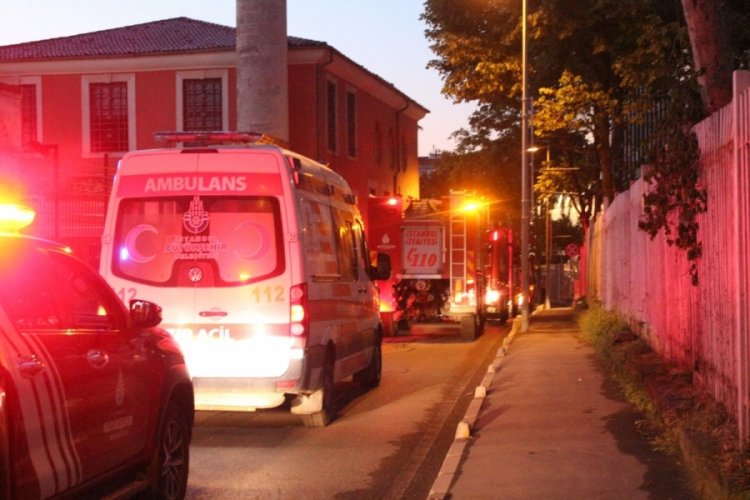İstanbul &Uuml;niversitesi Tıp Fak&uuml;ltesi'nde elektrik kontağından yine yangın &ccedil;ıktı