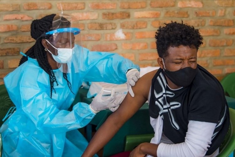 Kenya ve Ruanda'da Kovid-19 aşılaması durdu, Malavi 19 bin dozu imha edecek