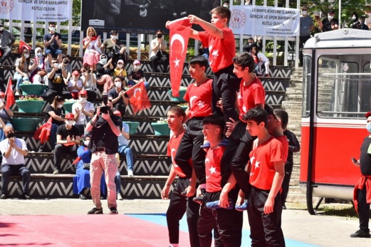 Bursa'da pandemi coşkuya engel olamadı