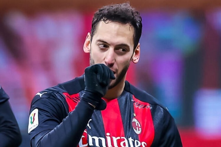 Hakan &Ccedil;alhanoğlu'na astronomik transfer teklifi