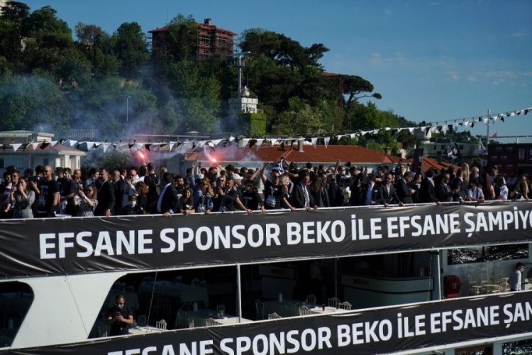 Beşiktaş donanması İstanbul Boğazı'nda