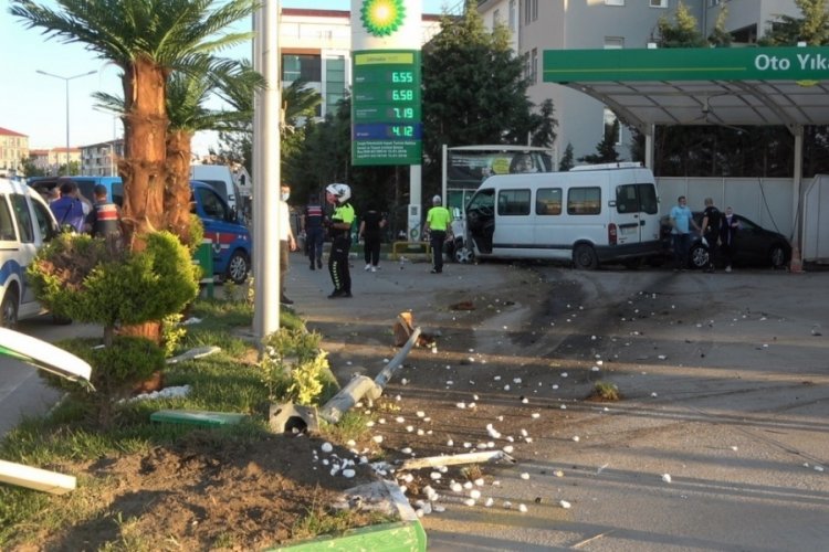 'Dur' ihtarına uymayıp ka&ccedil;maya başladı, kaza yapınca yakayı ele verdi