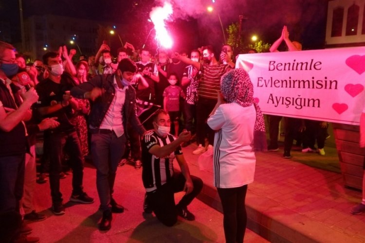 Şampiyonluk kutlamalarında romantik anlar