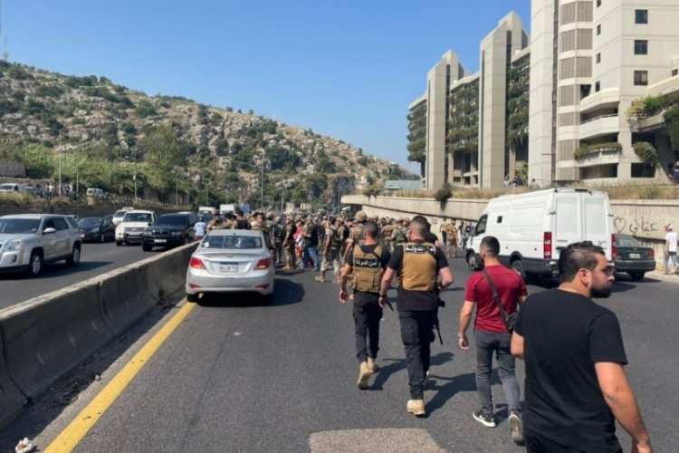 L&uuml;bnan'da oy kullanmaya giden Suriyeliler, L&uuml;bnanlılarla kavga etti