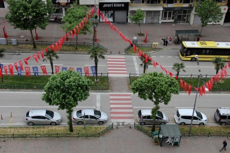 Bursa sokaklarında kısıtlama sessizliği