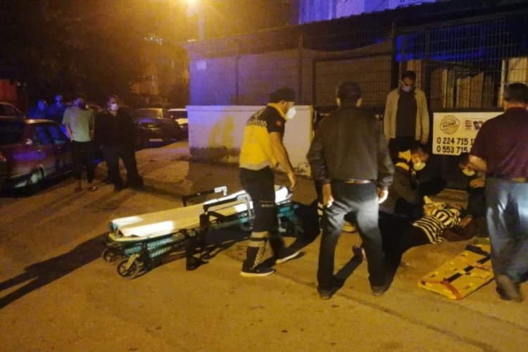 Bursa'da motosiklet ile engelli aracı &ccedil;arpıştı: 2 yaralı