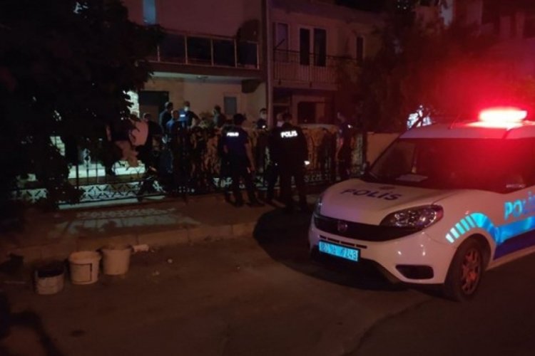 Silahla oynayan &ccedil;ocuk, annesini vurdu