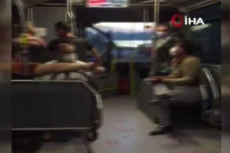 Metrob&uuml;ste "bacak bacak &uuml;zerine attın" kavgası