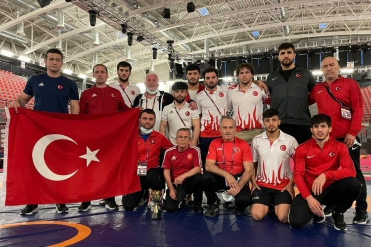 U23 Avrupa G&uuml;reş Şampiyonası'nda Grekoromen Milli Takımı 3. oldu